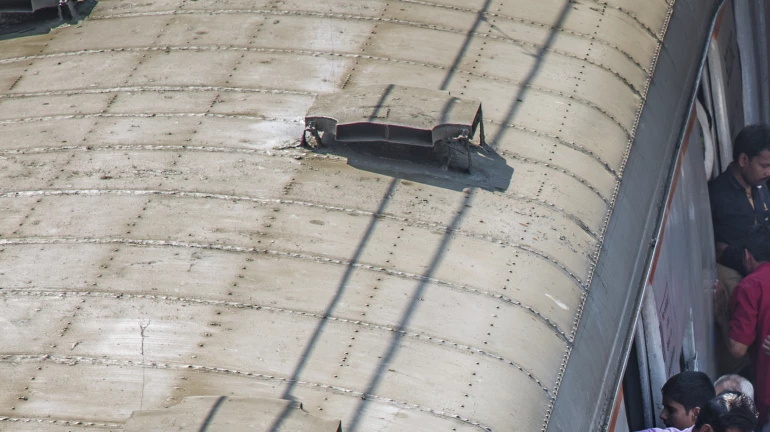 मध्य रेल्वेची वाहतूक २० मिनीटे उशीरानं, प्रवाशांचा खोळंबा मध्य रेल्वेची वाहतूक २० मिनीटे उशीरानं, प्रवाशांचा खोळंबा