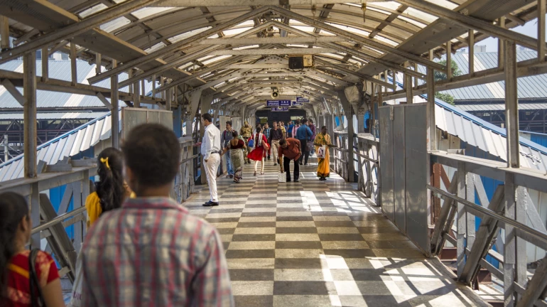 Central Railway announces additional trains for migrants to avoid overcrowding amidst COVID-19 pandemic Central Railway announces additional trains for migrants to avoid overcrowding amidst COVID-19 pandemic