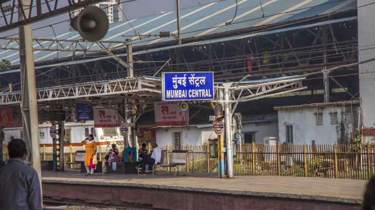 Police seized INR 42 lakh from Mumbai Central Railway Terminus ahead of Vidhan Sabha elections Police seized INR 42 lakh from Mumbai Central Railway Terminus ahead of Vidhan Sabha elections