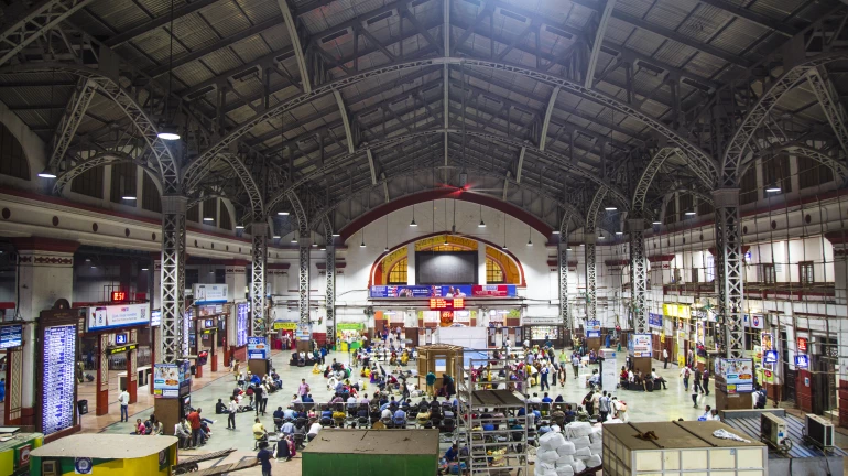 Mumbai: Railway employee ​died, another hurt in crane ​mishap ​at CR's Matunga workshop