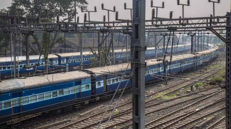 मुंबई, पुणे और गोरखपुर के बीच विशेष गाड़ी मुंबई, पुणे और गोरखपुर के बीच विशेष गाड़ी