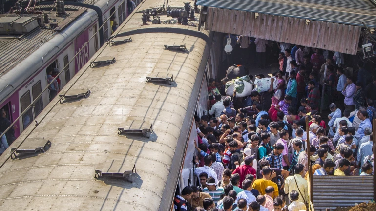 Mumbai Local Train Ridership Nears Pre-COVID Level As City Returns To Normalcy Mumbai Local Train Ridership Nears Pre-COVID Level As City Returns To Normalcy