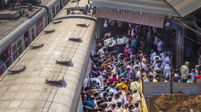 मध्य रेलवे और पश्चिम रेलवे के मासिक सीज़न पास की संख्या में वृद्धि मध्य रेलवे और पश्चिम रेलवे के मासिक सीज़न पास की संख्या में वृद्धि