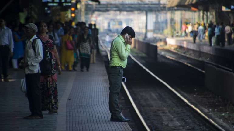 'या' वेळेत लोकल प्रवसाची वकिलांची मागणी 'या' वेळेत लोकल प्रवसाची वकिलांची मागणी