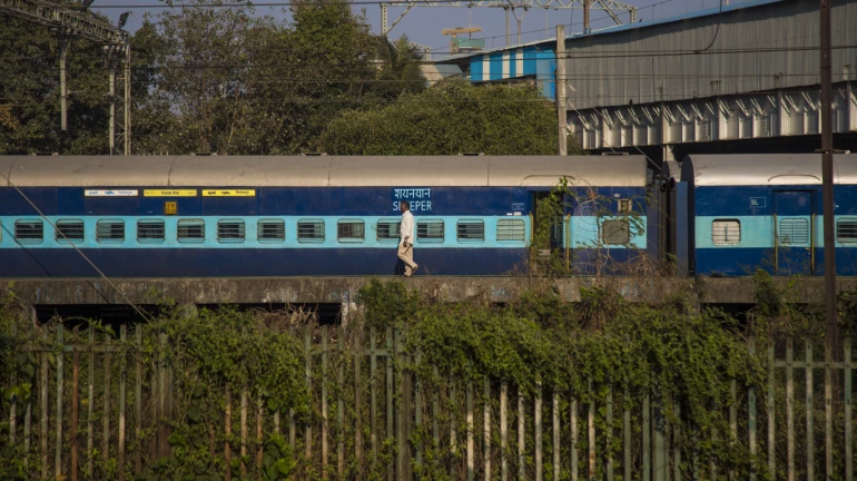 Mumbaikars might get privately-operated passenger trains on Delhi-Mumbai, Mumbai-Pune route Mumbaikars might get privately-operated passenger trains on Delhi-Mumbai, Mumbai-Pune route