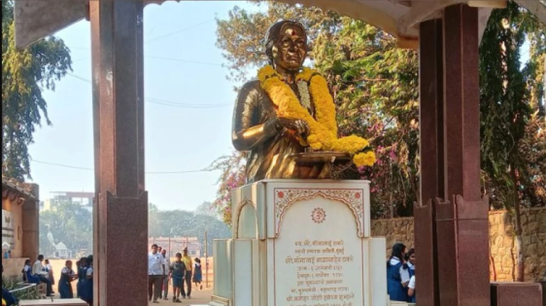 मीनाताई ठाकरे की प्रतिमा को पारदर्शी कांच में ढका जाएगा मीनाताई ठाकरे की प्रतिमा को पारदर्शी कांच में ढका जाएगा