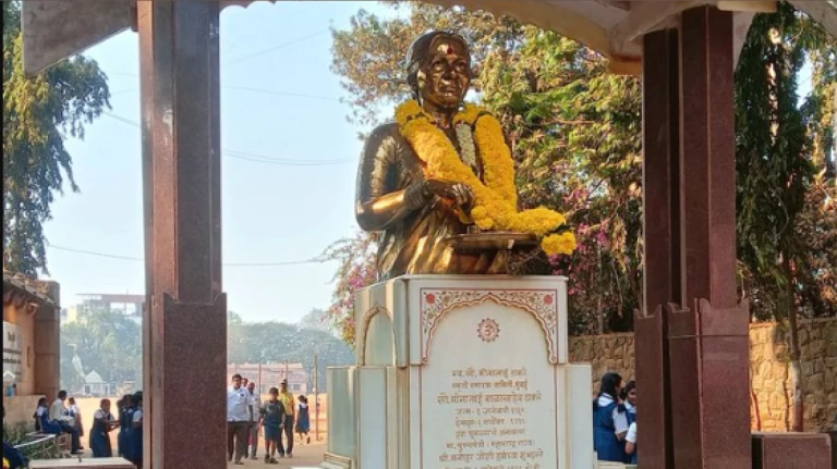 Meenatai Thackeray's Statue to Be Enclosed in Transparent Glass