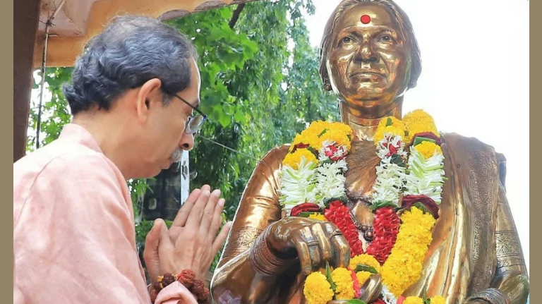 Mumbai: Man Arrested For Defacing Meenatai Thackeray Statue at Dadar