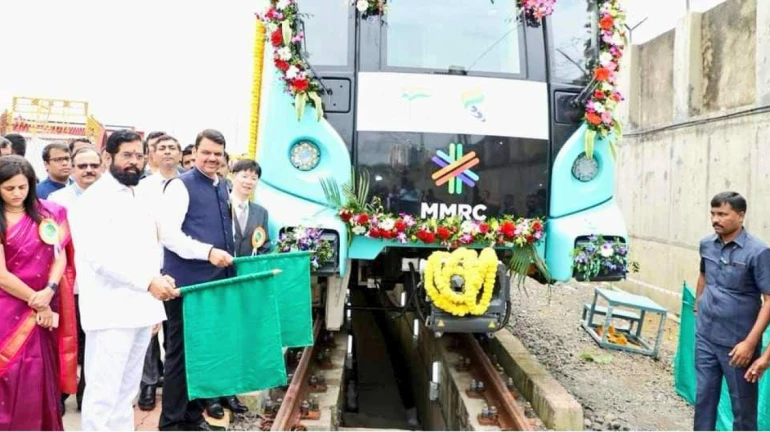 मुख्यमंत्री एकनाथ शिंदें ने मेट्रो लाइन 3 के ट्रायल रन को हरी झंजी दिखाई