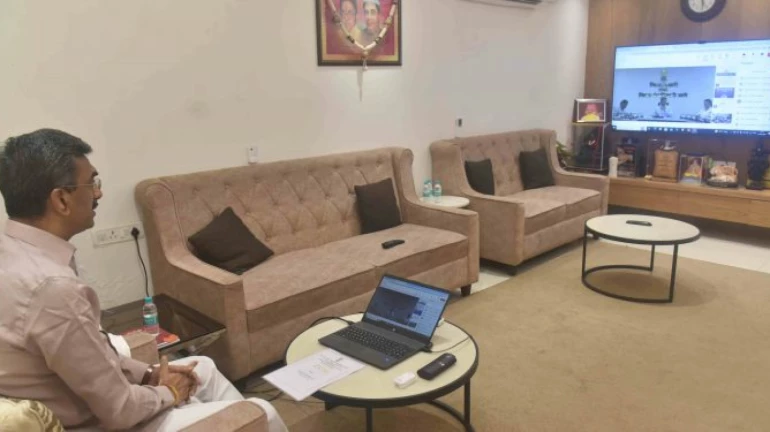 "जहां पर बारिश का पानी जमा होता है, वहां पंप की व्यवस्था की जाये" "जहां पर बारिश का पानी जमा होता है, वहां पंप की व्यवस्था की जाये"