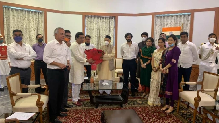 Raj Thackeray meets Maharashtra Governor Koshyari over exorbitant power bills Raj Thackeray meets Maharashtra Governor Koshyari over exorbitant power bills