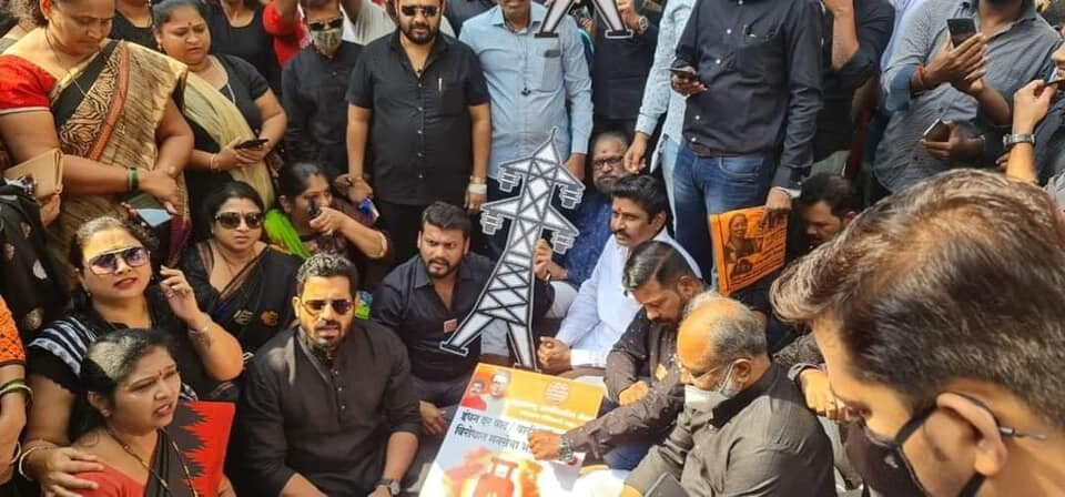 वाढीव वीज बिल, इंधन दरवाढीविरोधात मनसे आक्रमक, कल्याण-डोंबिवलीत तीव्र निदर्शने