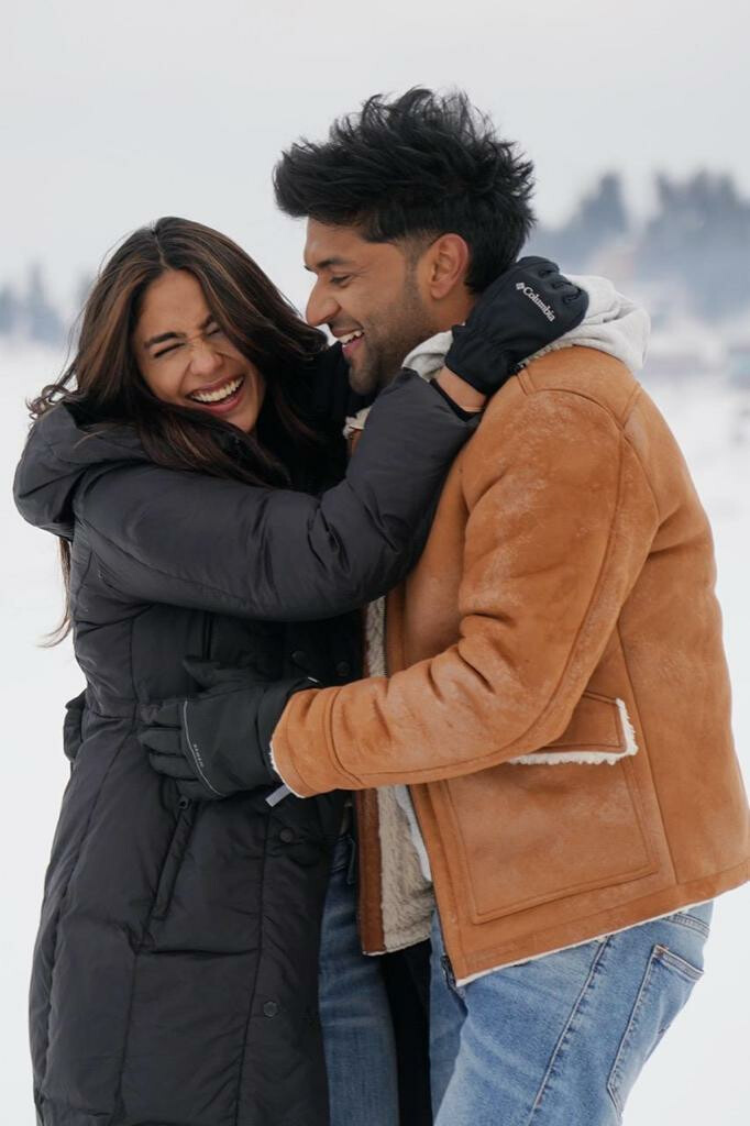 Mrunal Thakur to romance Guru Randhawa in an upcoming music video