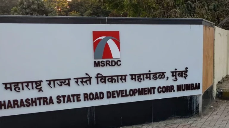 Mumbai: Mulund-Airoli Road Plagued by Potholes, Commuters Demand Concrete Solution Mumbai: Mulund-Airoli Road Plagued by Potholes, Commuters Demand Concrete Solution