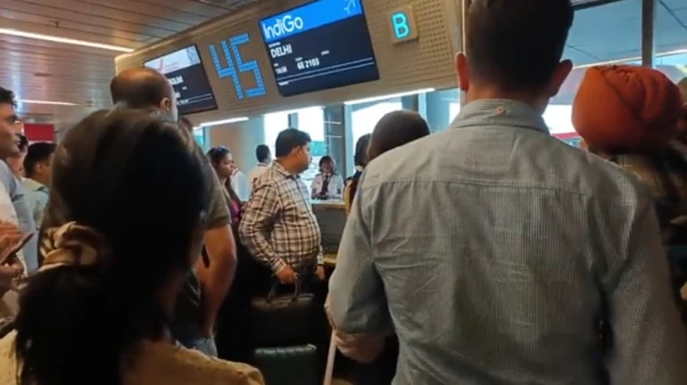 Cyclone Biparjoy: Mumbai Airport Runway Closure Causes Panic, Chaos Among Passengers Cyclone Biparjoy: Mumbai Airport Runway Closure Causes Panic, Chaos Among Passengers