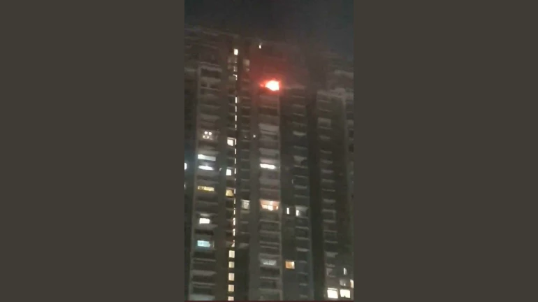 Massive fire breaks out in Mumbai high-rise, no casualties reported Massive fire breaks out in Mumbai high-rise, no casualties reported