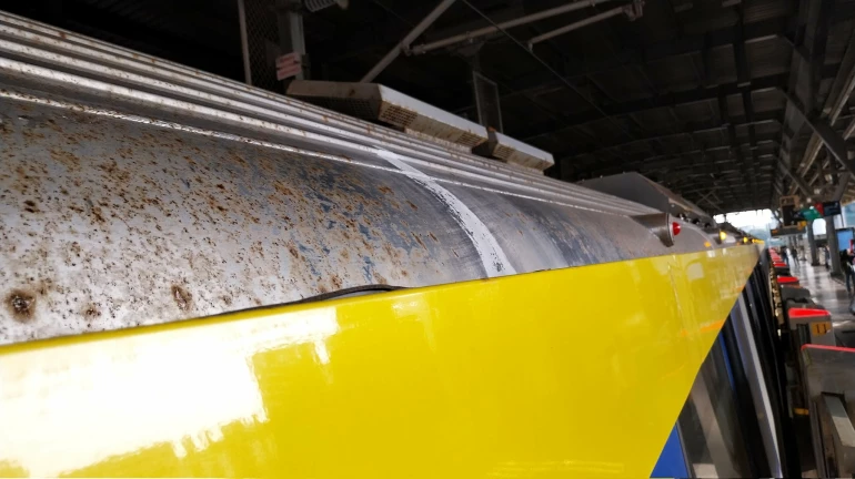 Metro 2A Train Roofs Rust in Just Three Years, MMMOCL Begins Repair Work Metro 2A Train Roofs Rust in Just Three Years, MMMOCL Begins Repair Work