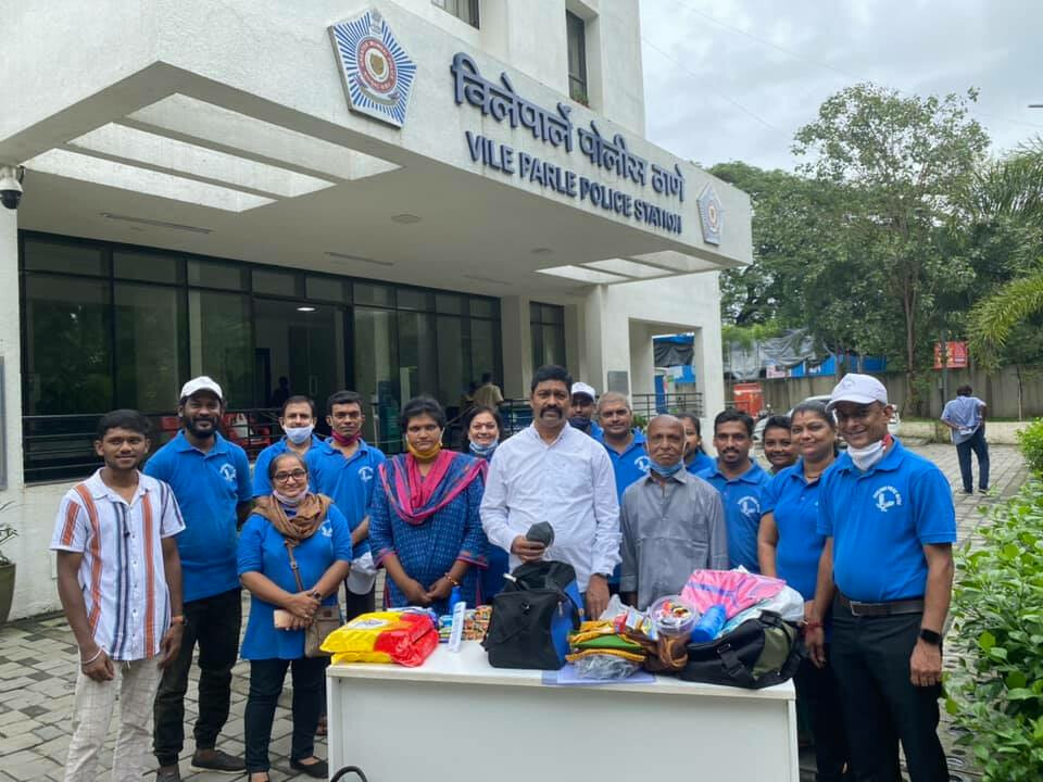 बेघर वृद्धांसाठी ‘खाकीतला योद्धा’ आला धावून