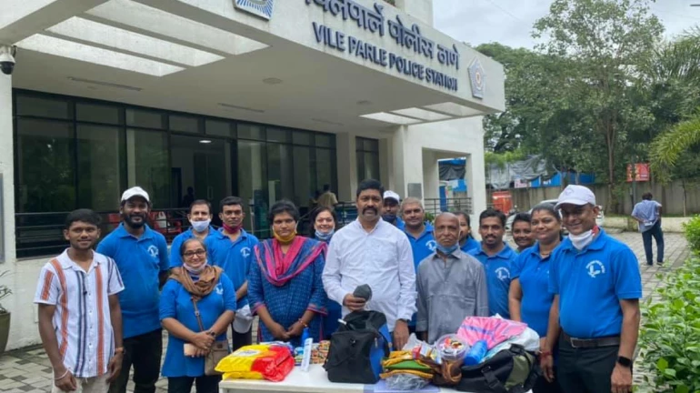 बेघर वृद्धांसाठी ‘खाकीतला योद्धा’ आला धावून बेघर वृद्धांसाठी ‘खाकीतला योद्धा’ आला धावून