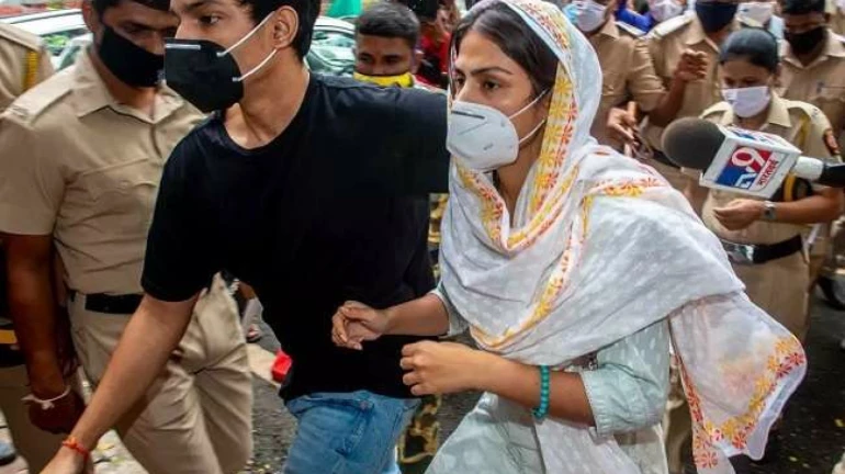 रिया चक्रवर्तीच्या भावाला अखेर जामीन मंजूर रिया चक्रवर्तीच्या भावाला अखेर जामीन मंजूर