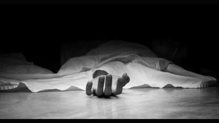 धक्कादायक ! कांदिवलीत बापाने मुलींना विष पाजून केली आत्महत्या धक्कादायक ! कांदिवलीत बापाने मुलींना विष पाजून केली आत्महत्या