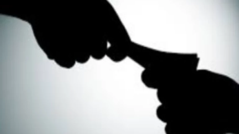 ACB Nabs Sub-Inspector Red-Handed While Accepting Bribe ACB Nabs Sub-Inspector Red-Handed While Accepting Bribe