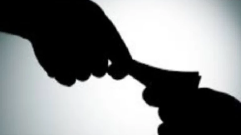 Andheri GRP arrests two people of a gang who robbed PM Modi's special guard Andheri GRP arrests two people of a gang who robbed PM Modi's special guard