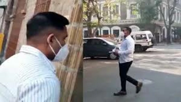 अटकेनंतर समीर खानच्या वांद्रेच्या घरावर एनसीबीचा छापा, रामपूरमध्येही कारवाई अटकेनंतर समीर खानच्या वांद्रेच्या घरावर एनसीबीचा छापा, रामपूरमध्येही कारवाई