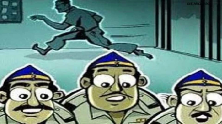 ‘फिल्मी स्टाईल’ने आरोपी पोलिसांच्या तावडीतून पळाला ‘फिल्मी स्टाईल’ने आरोपी पोलिसांच्या तावडीतून पळाला