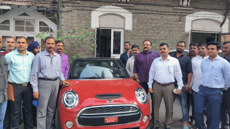 बनावट कागदपत्रांसह महागड्या गाड्या गहाण ठेवून फसवणूक,७ जणांना अटक बनावट कागदपत्रांसह महागड्या गाड्या गहाण ठेवून फसवणूक,७ जणांना अटक