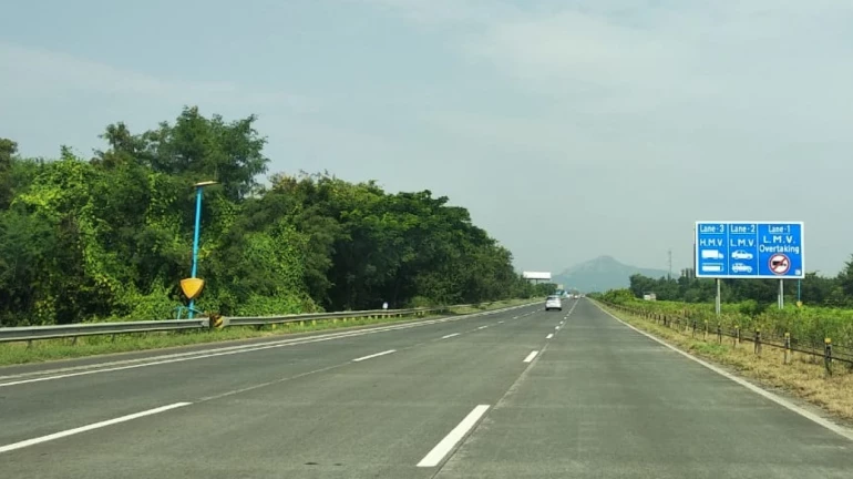New lane to reduce travel on Mumbai-Pune expressway by 20-25 minutes