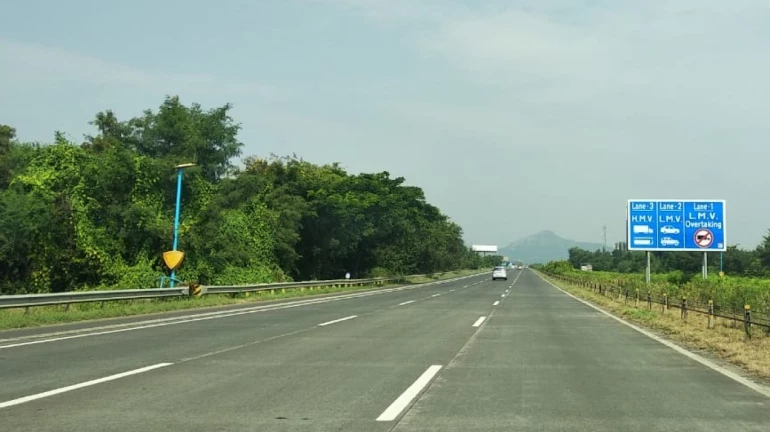 New lane to reduce travel on Mumbai-Pune expressway by 20-25 minutes New lane to reduce travel on Mumbai-Pune expressway by 20-25 minutes