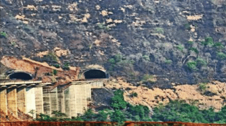 मुंबई-पुणे एक्सप्रेसवे बोगदा जानेवारी 2025 मध्ये उघडणार मुंबई-पुणे एक्सप्रेसवे बोगदा जानेवारी 2025 मध्ये उघडणार