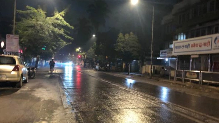 Parts of Mumbai receive light spells of rain; temperature dips