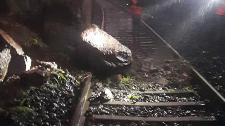Maharashtra: These train services on Central Railways are affected due to heavy overnight rains Maharashtra: These train services on Central Railways are affected due to heavy overnight rains
