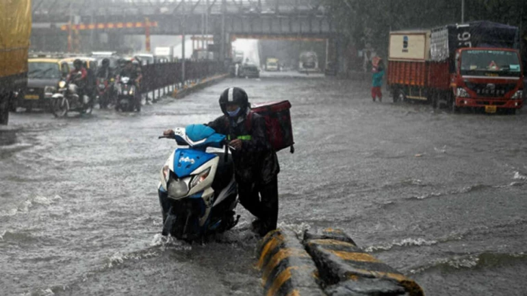 अगले कुछ घंटों मे मुंबई और उपनगरों में और होगी भारी बारिश
