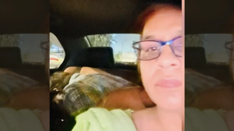 "Kind Of India My Parent Taught Me About:" Mumbai Woman Offers Her Seat To Cab Driver For Namaaz "Kind Of India My Parent Taught Me About:" Mumbai Woman Offers Her Seat To Cab Driver For Namaaz