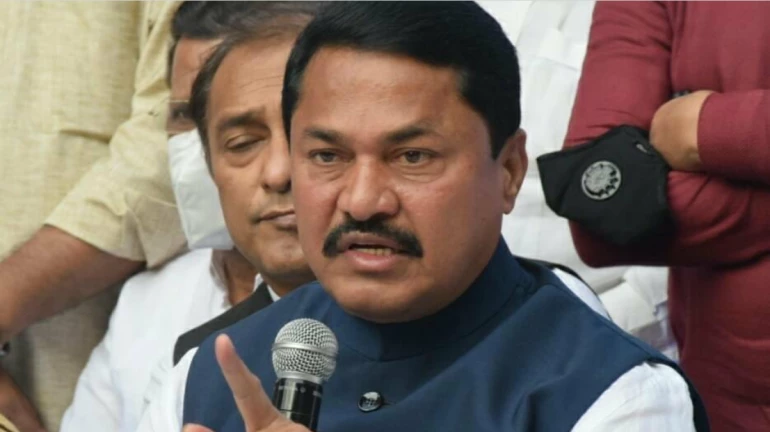 “चंद्रकांत पाटील, तुम्ही पुण्याचे सेवक आहात की पुनावालाचे?” “चंद्रकांत पाटील, तुम्ही पुण्याचे सेवक आहात की पुनावालाचे?”