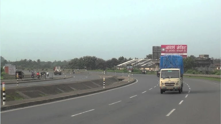 मुंबई से गुजरात जाने वाले दो नेशनल हाईवे को किया गया बंद मुंबई से गुजरात जाने वाले दो नेशनल हाईवे को किया गया बंद