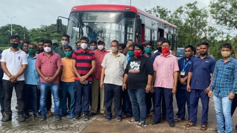 NMMC special team leaves for Mahad to conduct rescue operations NMMC special team leaves for Mahad to conduct rescue operations