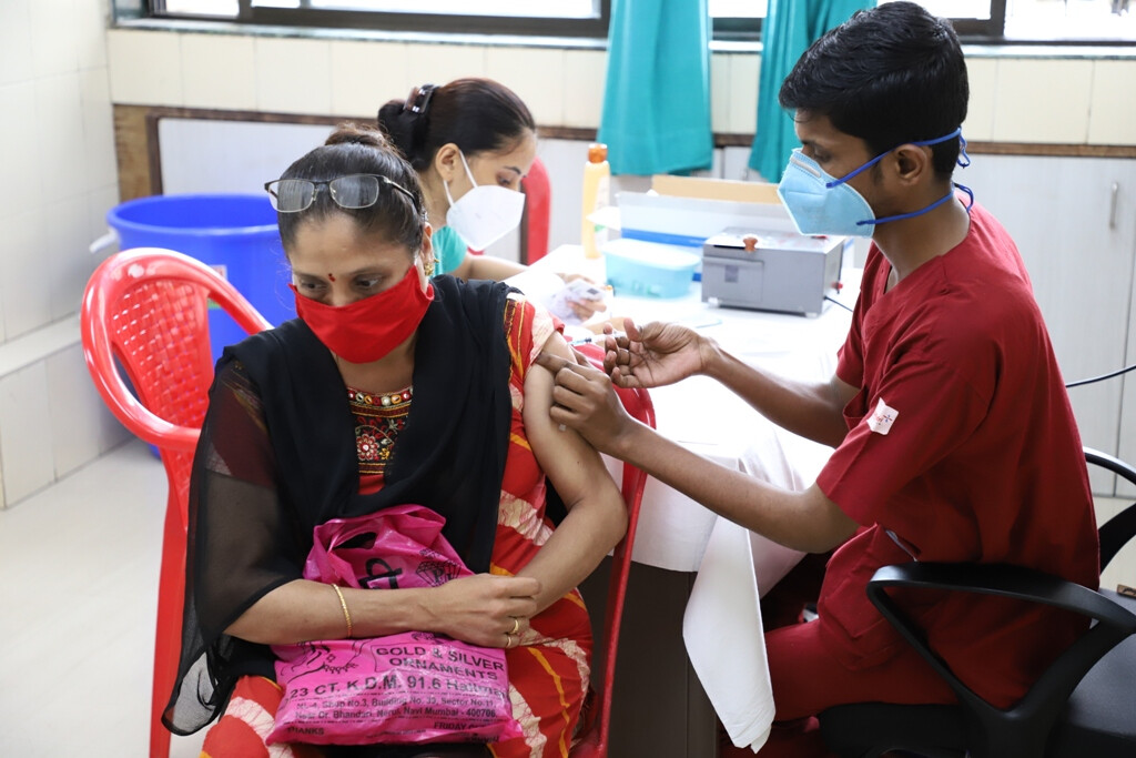 नवी मुंबईत ११ लाख नागरिकांचं लसीकरण