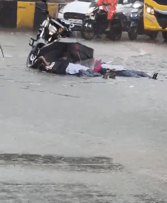 Navi Mumbai: Two Schoolgirls Injured After Electric Shock in Waterlogged Nerul