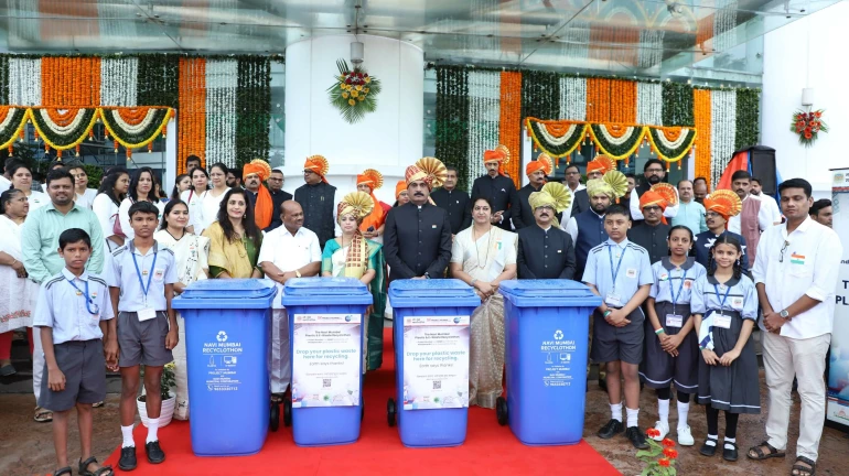 Navi Mumbai Distributes Recycled Plastic Bins and Garden Benches on Independence Day Navi Mumbai Distributes Recycled Plastic Bins and Garden Benches on Independence Day