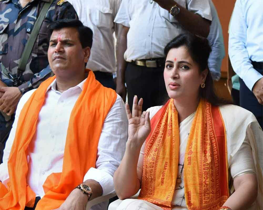 मुंबई पोलिसांवर खोटे आरोप करणं नवनीत राणांना भोवणार?