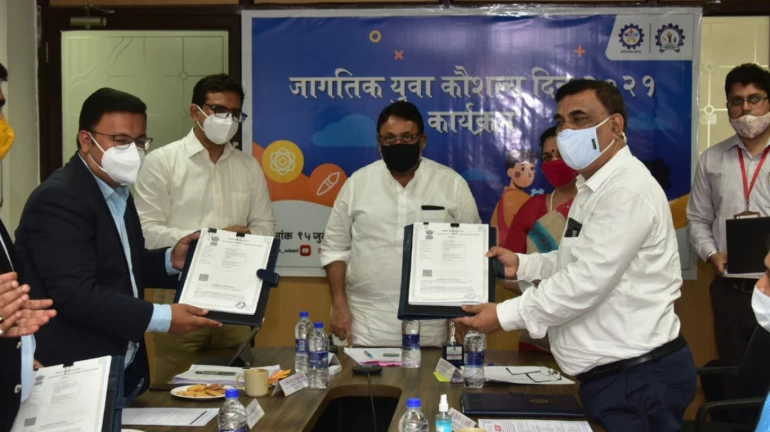 आयटीआयच्या १० हजार विद्यार्थ्यांना मिळणार ऑन जॉब ट्रेनिंग आयटीआयच्या १० हजार विद्यार्थ्यांना मिळणार ऑन जॉब ट्रेनिंग