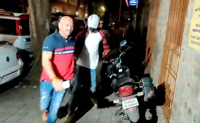 मंत्री नवाब मलिक ने आर्यन खान ड्रग मामले में बीजेपी-एनसीबी की मिलीभगत का आरोप लगाया