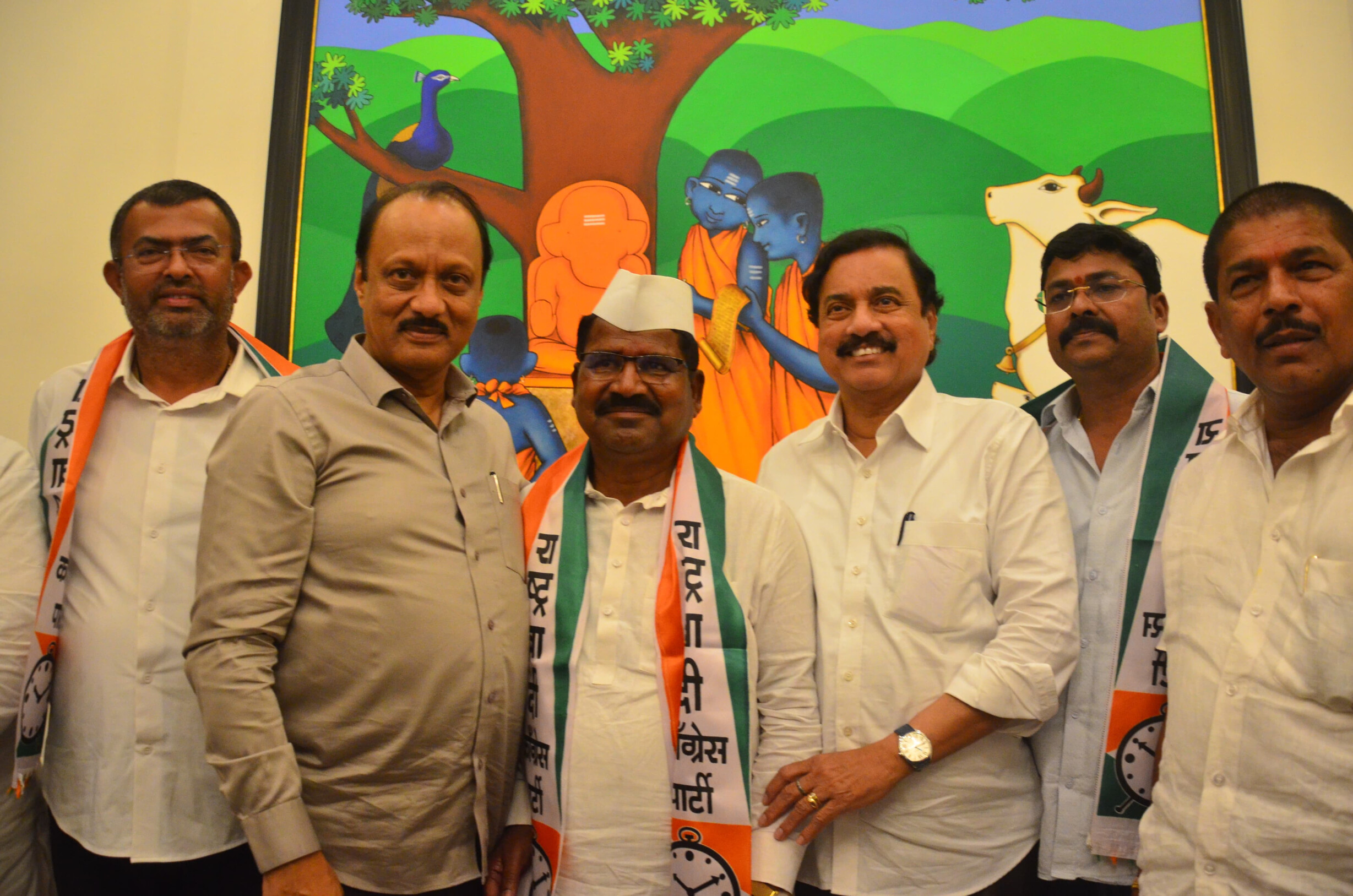 महाराष्ट्र में एनसीपी को बड़ा समर्थन, इगतपुरी से कांग्रेस विधायक हिरामन भीका खोसकर अजित पवार के नेतृत्व वाली एनसीपी में शामिल