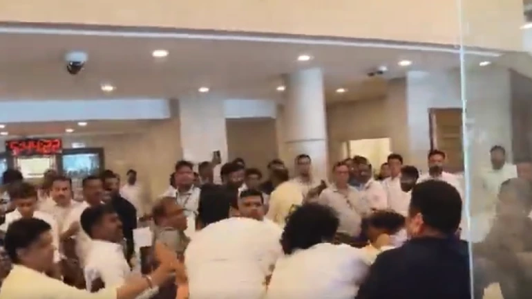 Comedian Kunal Kamra shared the Vidhan Bhavan scuffle video, slamming the Mahayuti as ‘Lawbreakers’ Comedian Kunal Kamra shared the Vidhan Bhavan scuffle video, slamming the Mahayuti as ‘Lawbreakers’