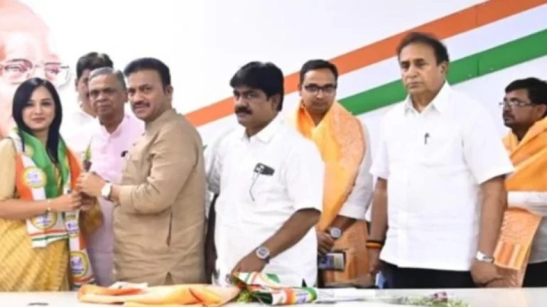 Priya Phuke Joins Sharad Pawar-Led NCP in Mumbai; Appointed to Key Nagpur Post Priya Phuke Joins Sharad Pawar-Led NCP in Mumbai; Appointed to Key Nagpur Post