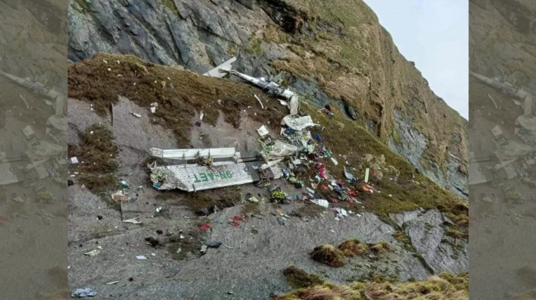 2 Killed, 19 Injured as Mumbai Office Trekkers' Bus Plunges Into Pabe Ghat Gorge 2 Killed, 19 Injured as Mumbai Office Trekkers' Bus Plunges Into Pabe Ghat Gorge